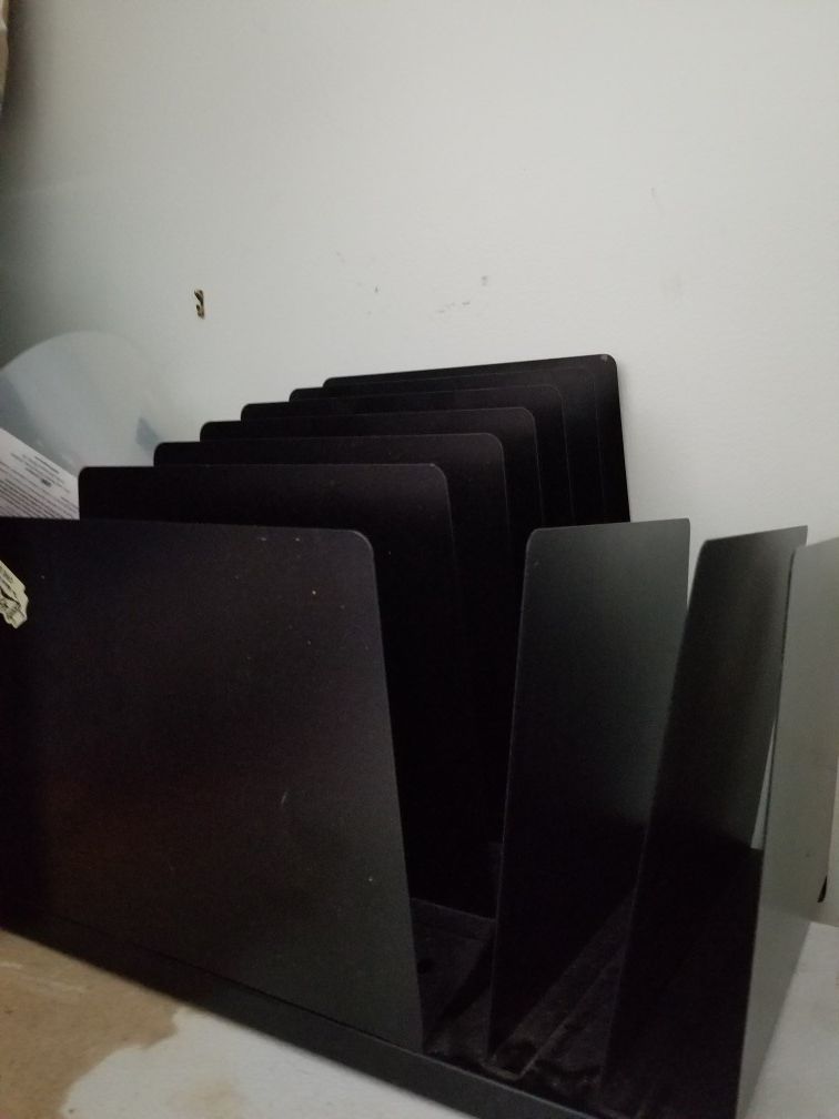 Black metal paper organizer - photo 2