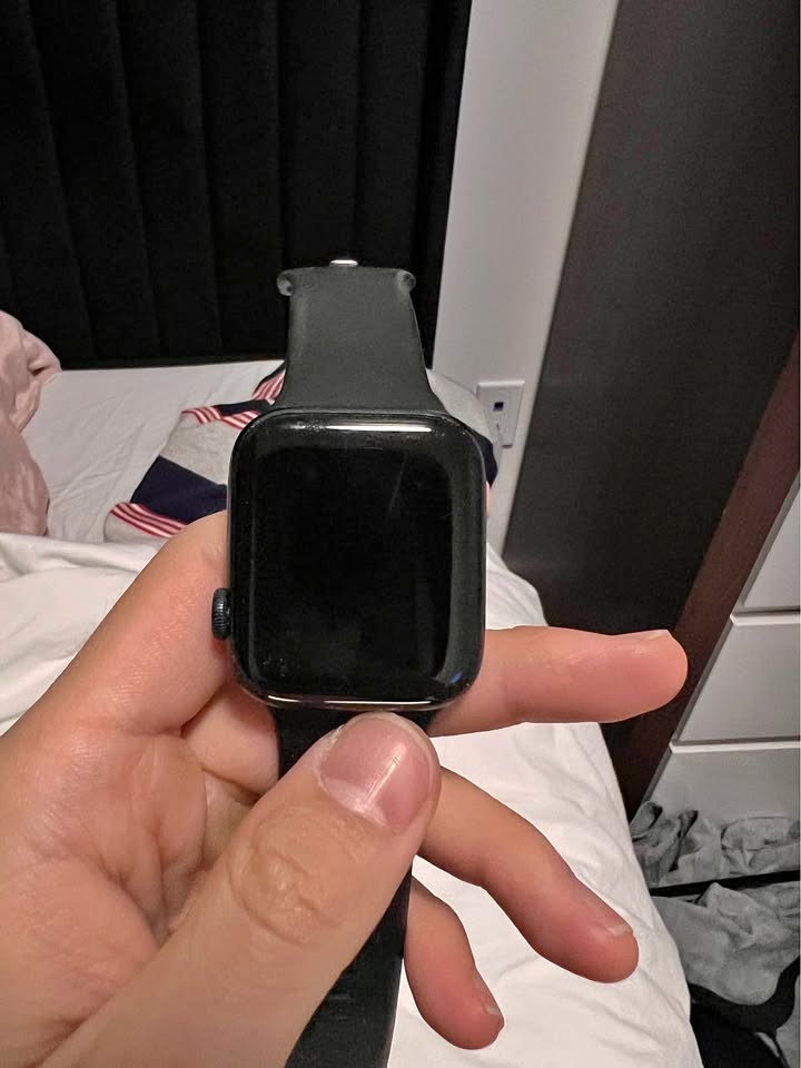 Apple Watch SE 44mm with black strap