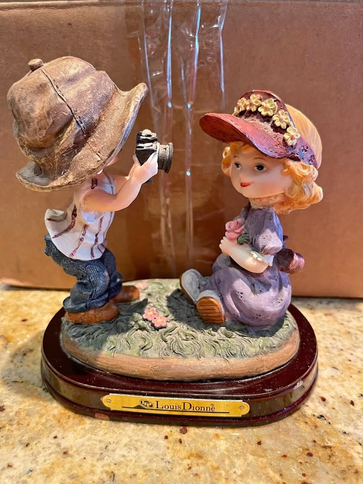 Photographer Figurine - Louis Dionne - Charming