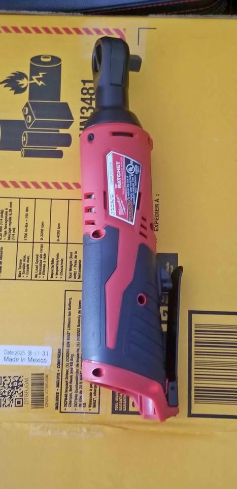 New m12 ⅜ ratchet milwaukee 3/8 2457-20 tool only FIRM