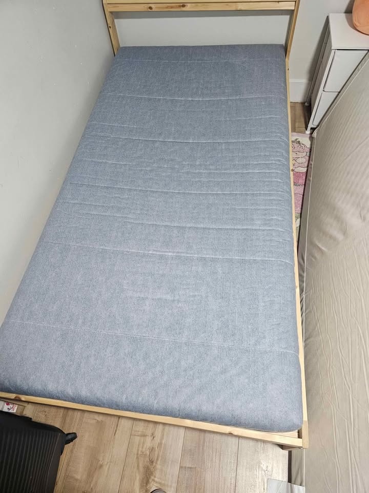 Bed Frame W/ Mattress & foam mattress - photo 5