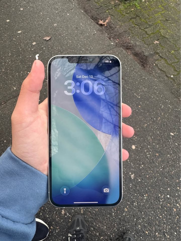 iPhone 12 Pro Max - photo 2