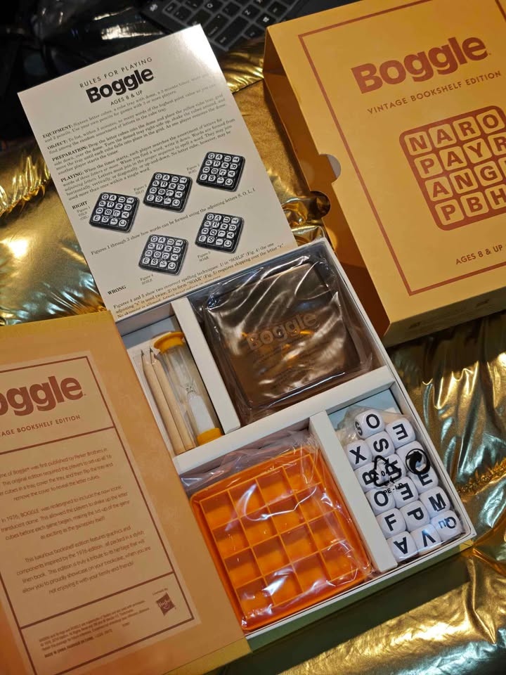 Boggle Vintage Bookshelf Edition board game - photo 2