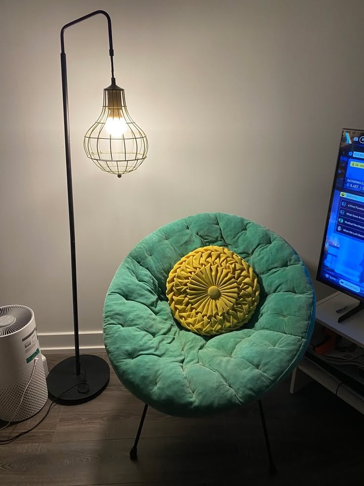 Retro reading chair