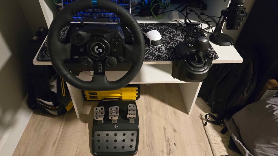 Wheel g923 + pedasl and shifter. Comes in box both wheel and shi - photo 2
