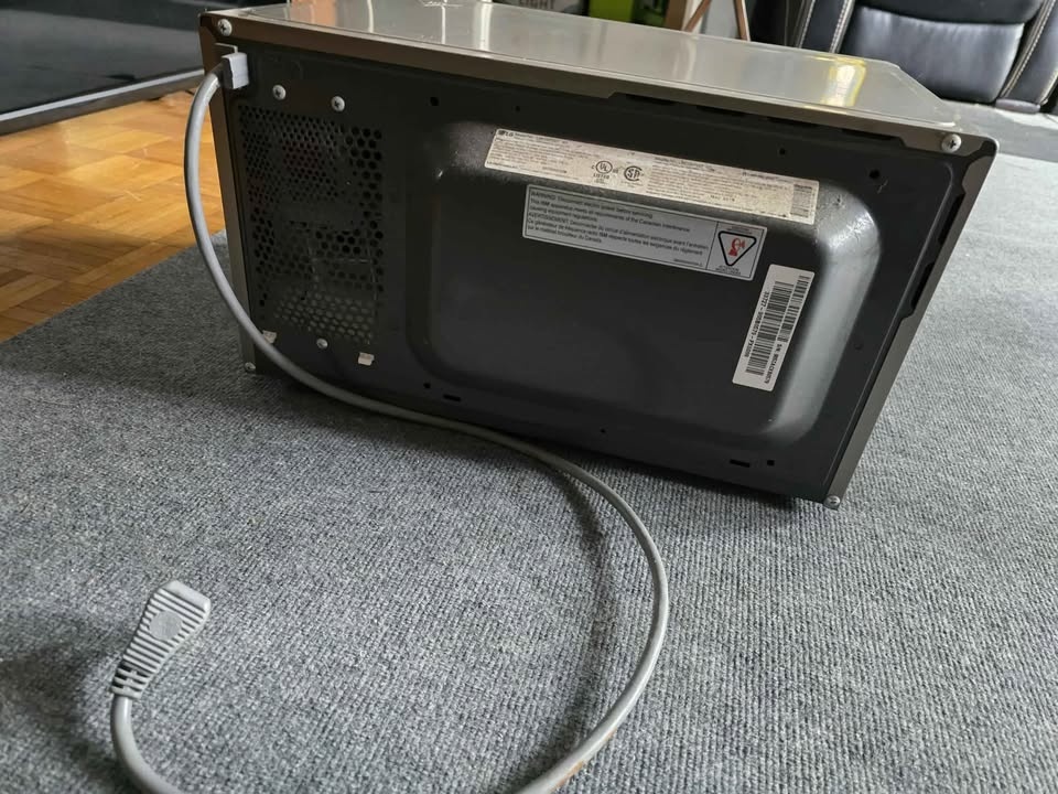 LG NeoChef Microwave w/ EasyClean interior - photo 4