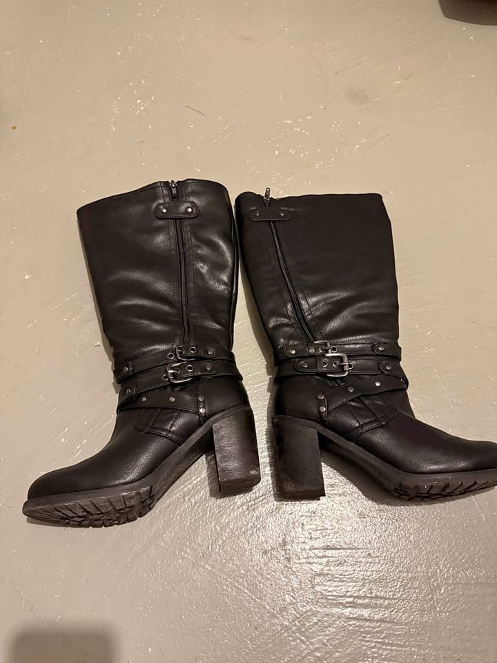 Boots - wide-calf high-heeled