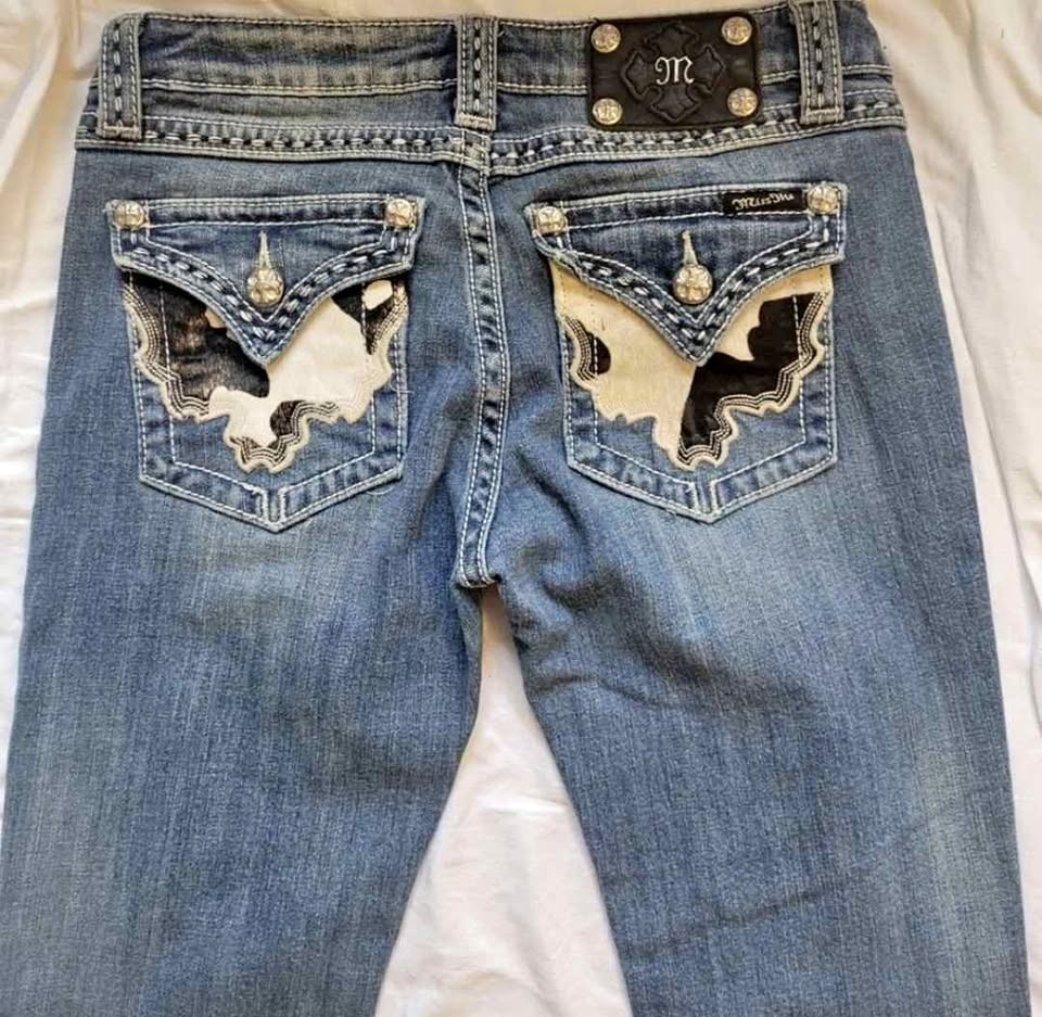 Miss Me Embroidered cowhide Boot cut Blue Jeans Size 28