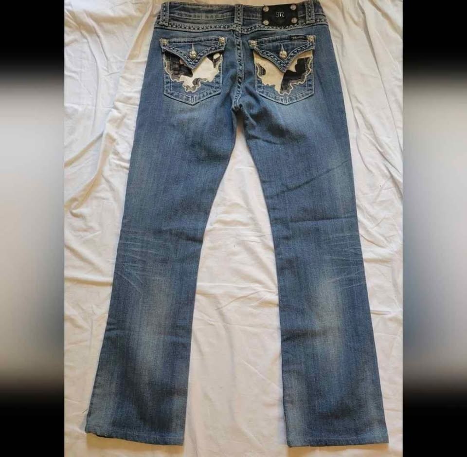 Miss Me Embroidered cowhide Boot cut Blue Jeans Size 28 - photo 2