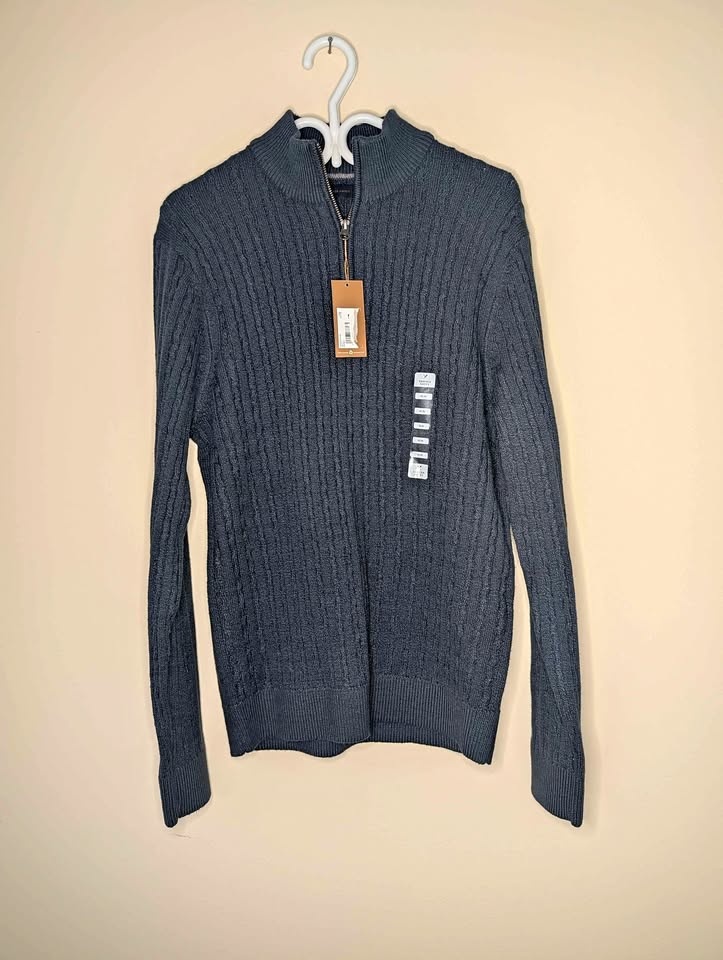 NEW size medium Denver Hanes Sweater navy blue