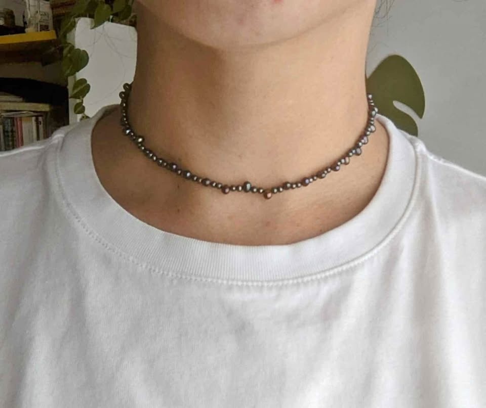 Peacock pearl choker