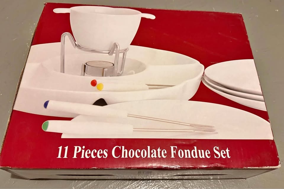 11-piece chocolate fondue set.