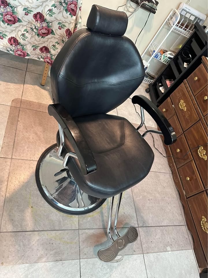 Saloon Chair