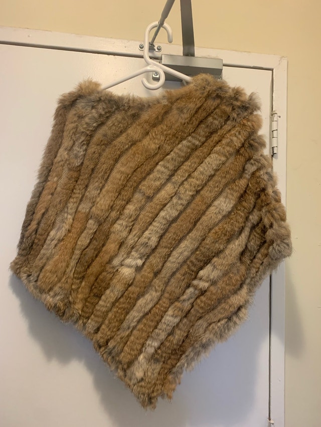 Natural Rabbit Fur Poncho - photo 2