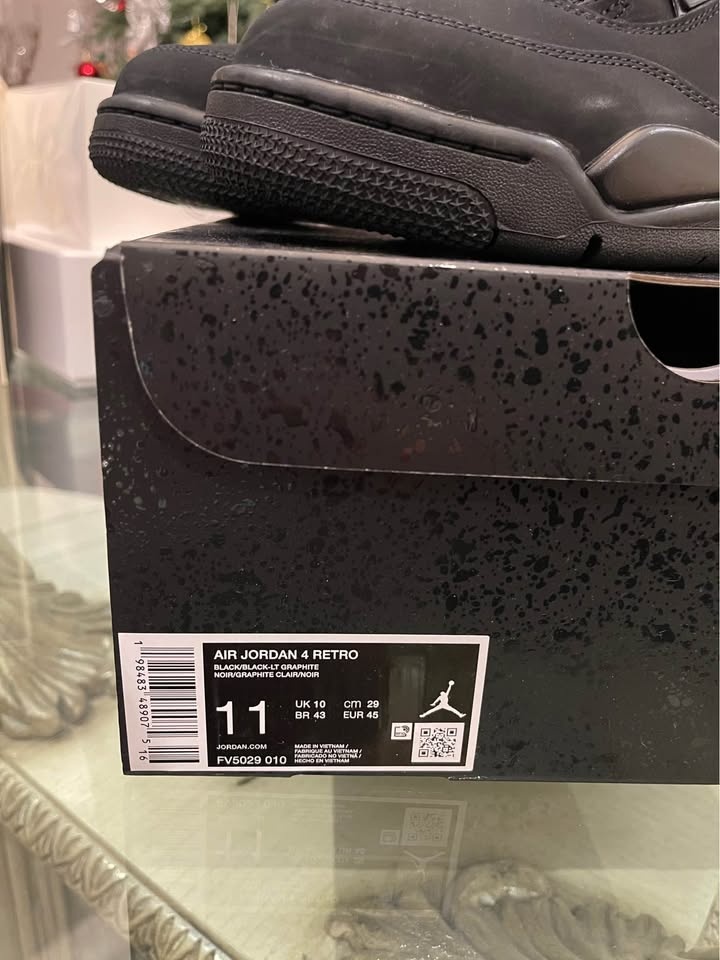 Jordan 4 Black Cat Men US Size 11 - photo 2