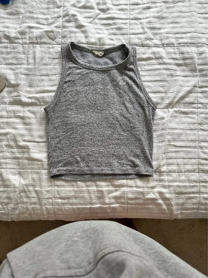 Wilfred Aritiza Grey Crop top thumbnail