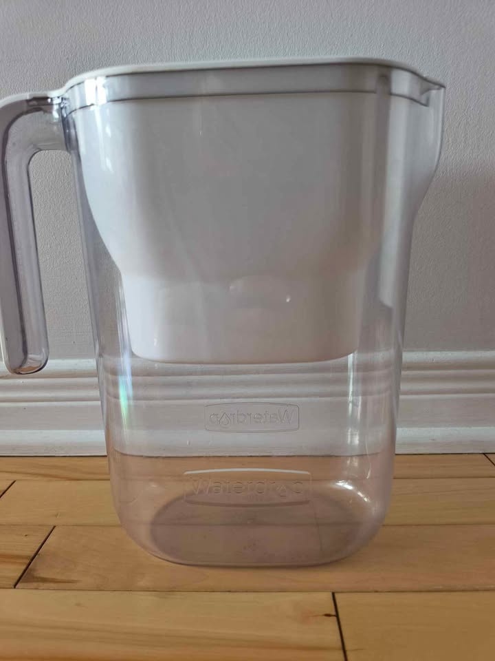 Waterdrop Filtered Water Pitcher