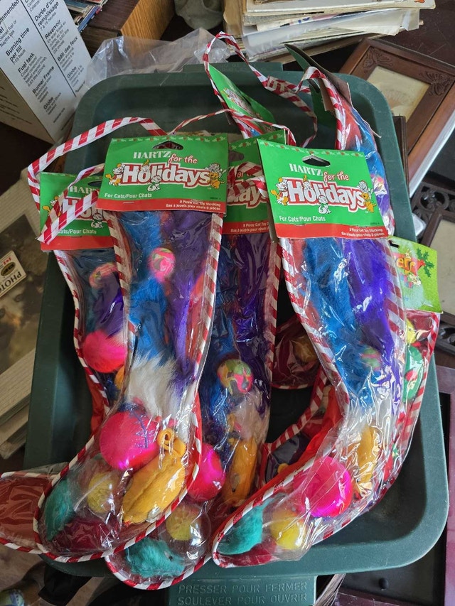 hartz for the holiday cat toys