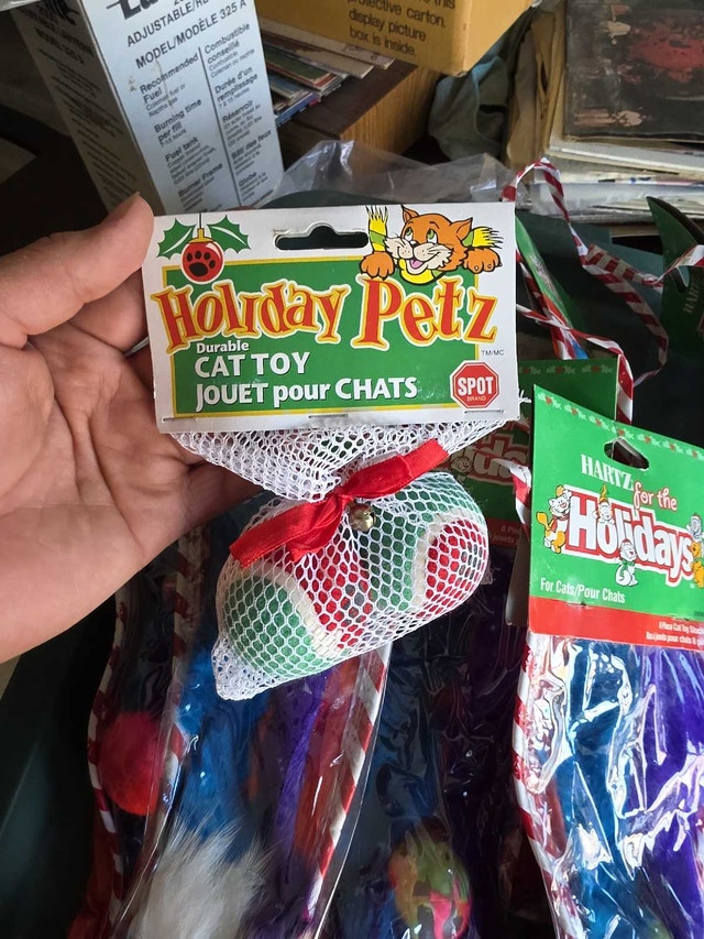 hartz for the holiday cat toys - photo 4