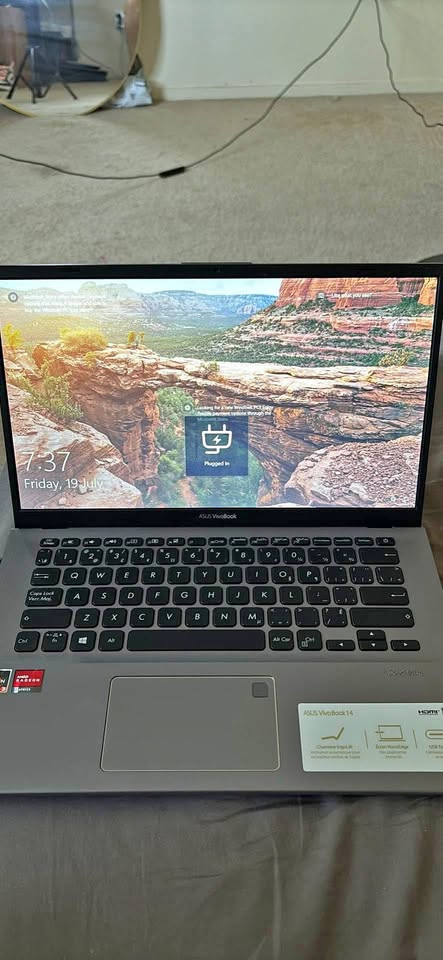 Asus Vivobook 14 for sale!!