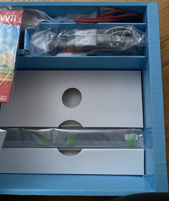 Nintendo Wii Super Mario Bros 25th Anniv LE Console CIB new - photo 5