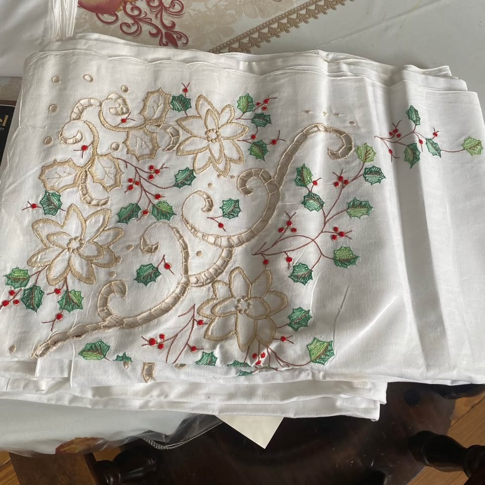 Tessile Tablecloth 66"x135" Oblong White Christmas Themed - photo 3