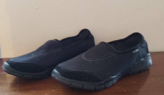 NEW Canvas Slip-ons, Black, 8M