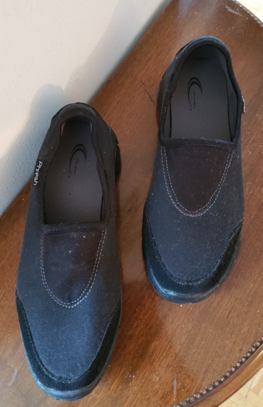 NEW Canvas Slip-ons, Black, 8M - photo 2
