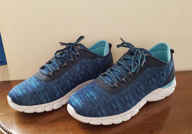 Like NEW Cheeks Running Shoes, Blue, 7.5W