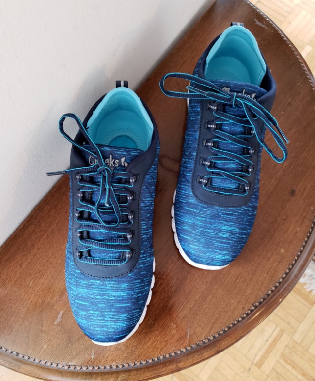 Like NEW Cheeks Running Shoes, Blue, 7.5W - photo 2