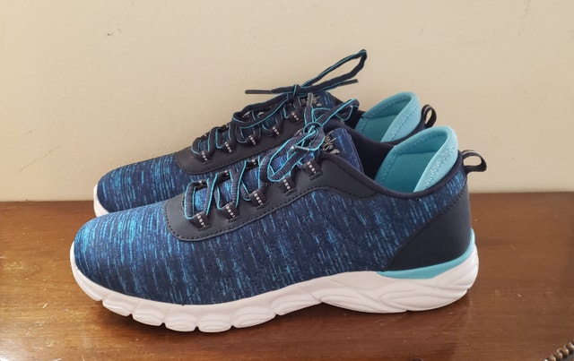 Like NEW Cheeks Running Shoes, Blue, 7.5W - photo 4