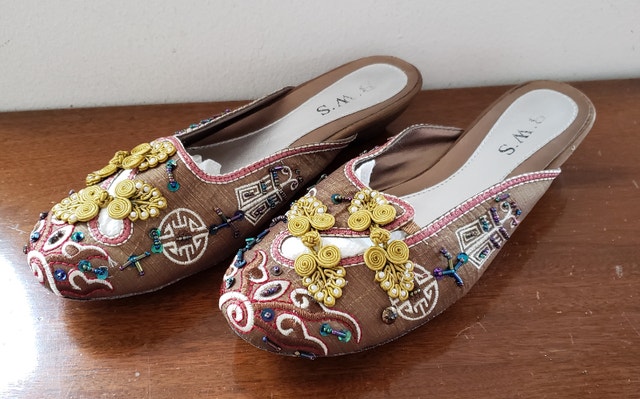 NEW Oriental Design Fabric Mules, 7