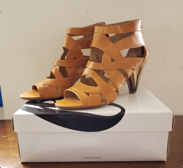 NEW in Box Nine West Leather Cage Heels, Camel, 7.5