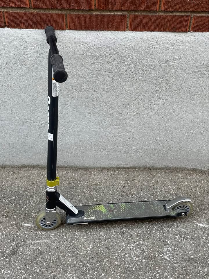Razor Black Label scooter - photo 2