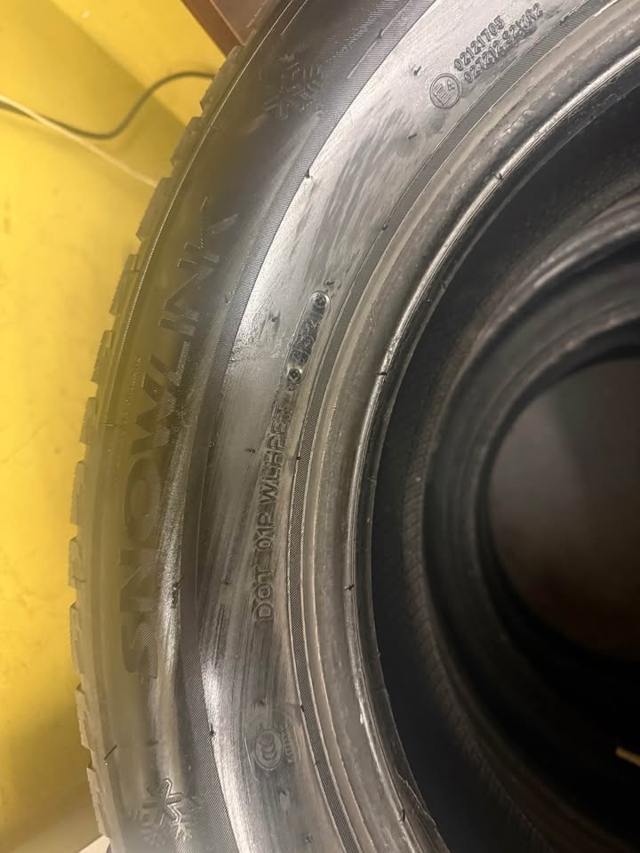 235/65/18 Triangle Snowlink Snow Tires 80% Tread - photo 3