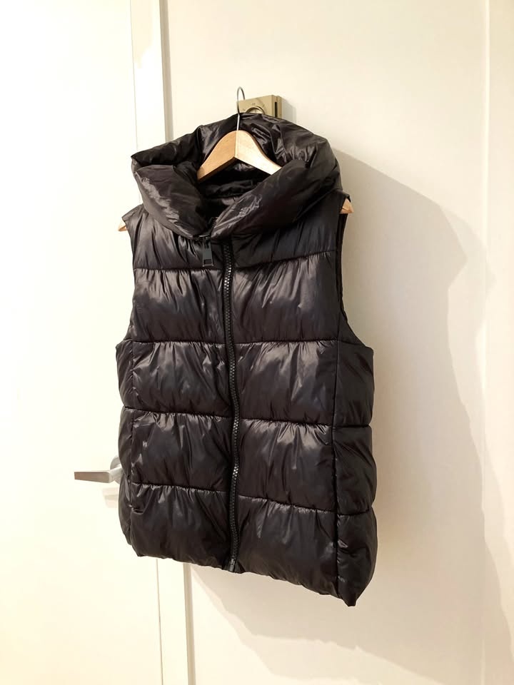 Zara Black Puffer Vest - photo 4