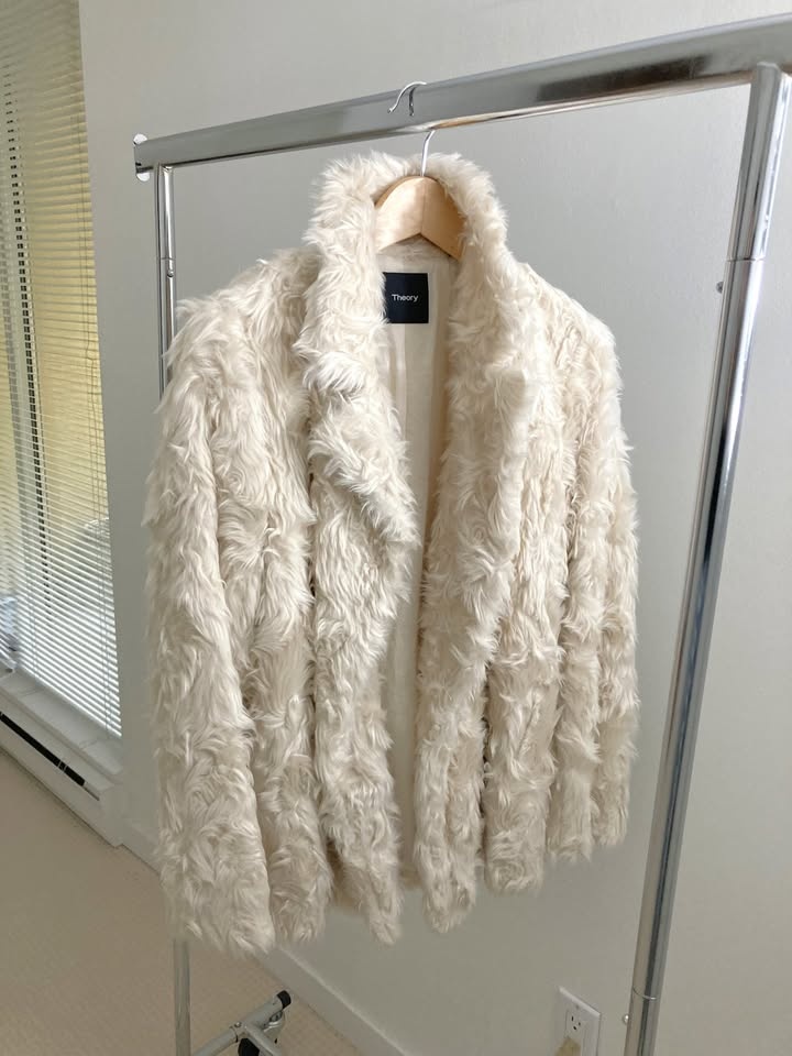 Like New Theory Clairene Jackson Faux Fur Jacket - photo 5