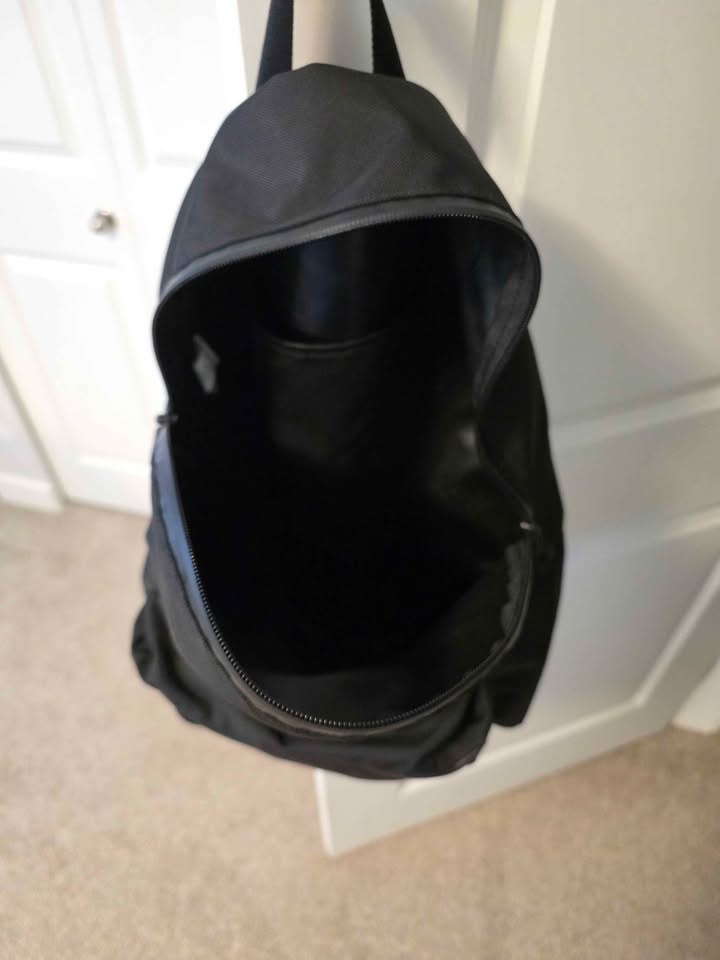Lululemon Black Backpack – Clean & Minimal - photo 3