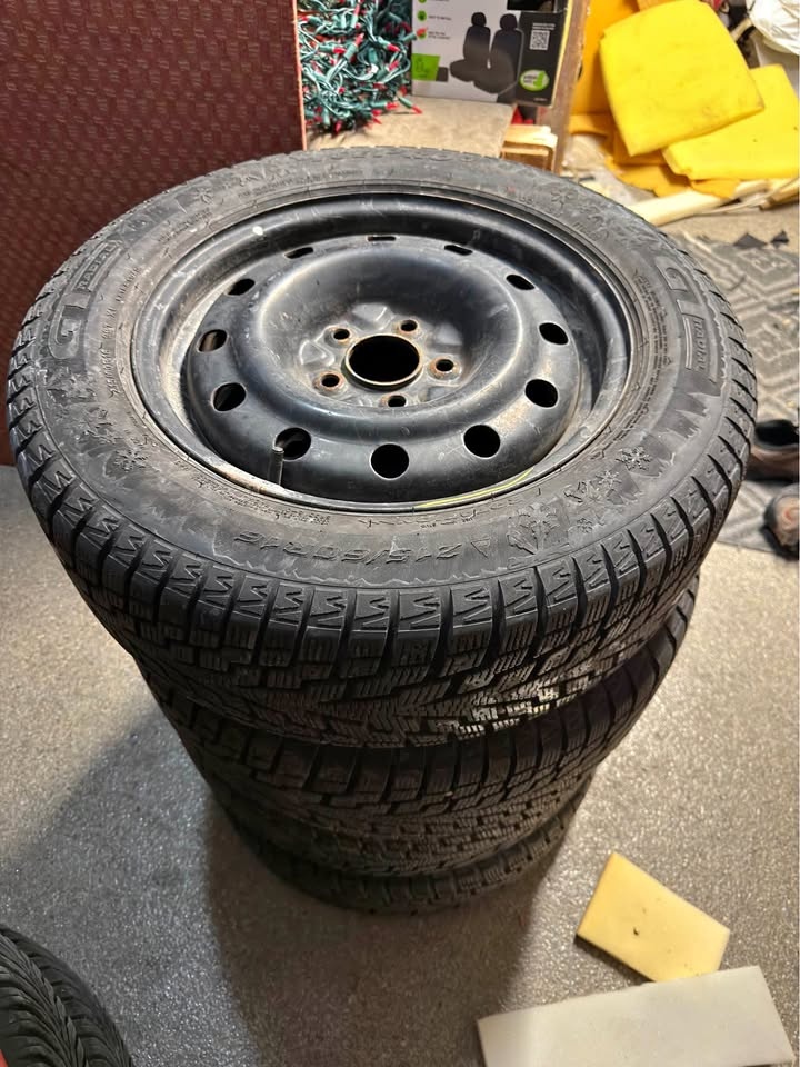 215/60/16 WINTER TIRES ON RIMS!!! CHEAPP!!