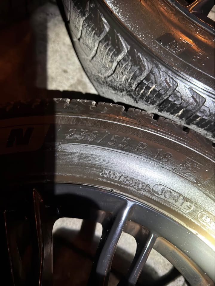 235/55/18 MICHELINS ON RIMS!!! GREAT SET!! - photo 4