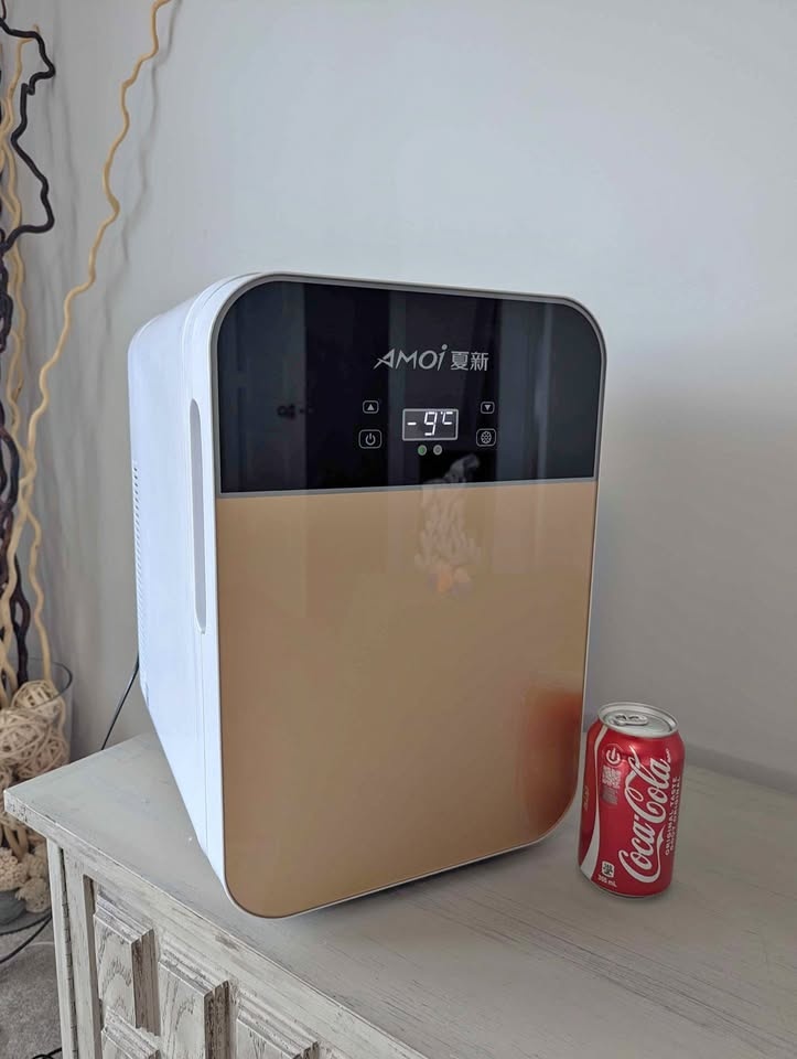 16L Compact Fridge/Warmer – Perfect for Nursery or Office