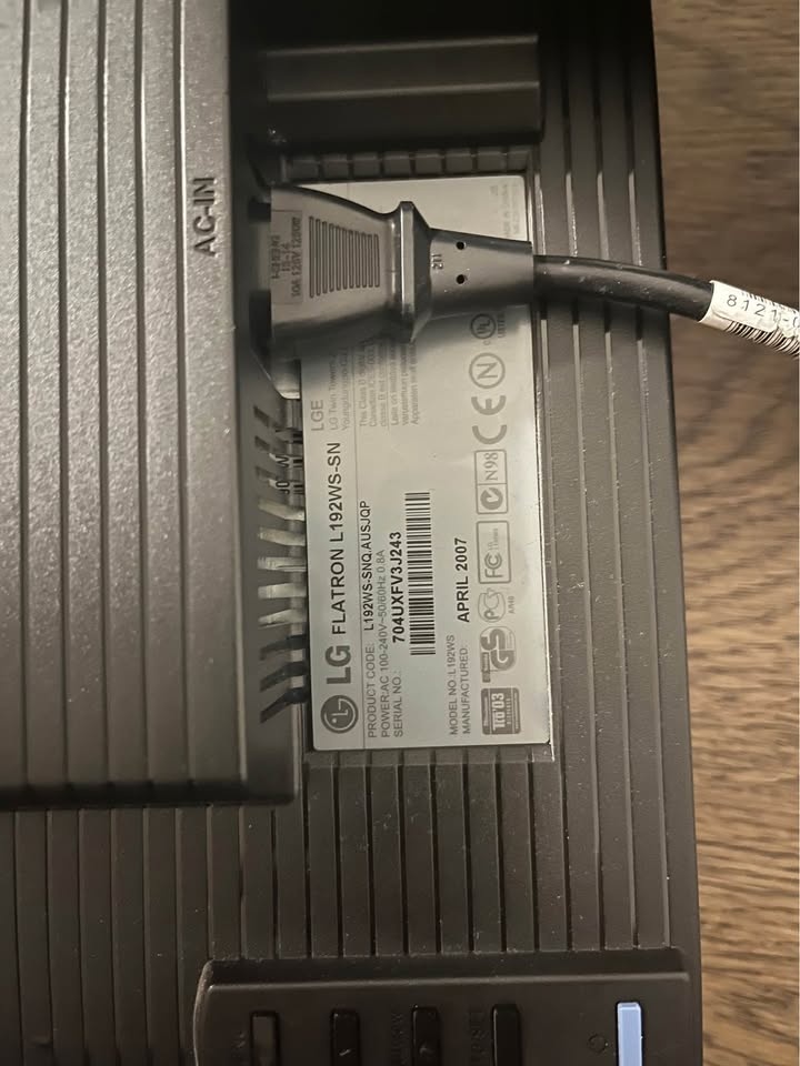 LG Monitor - photo 3
