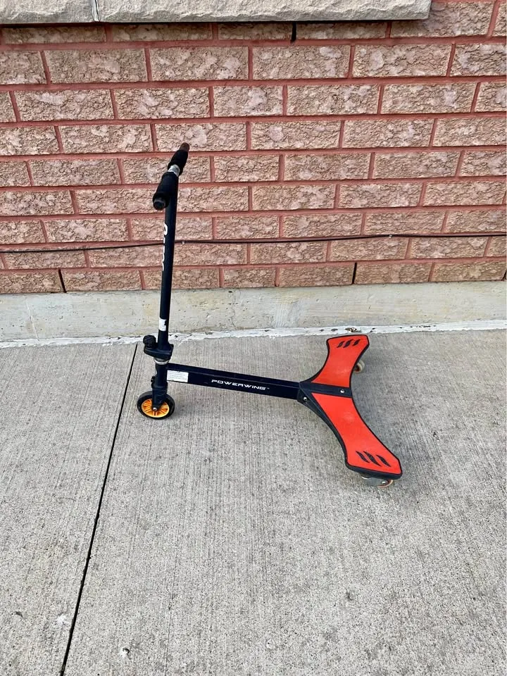 Razor powering 3 wheel scooter thumbnail