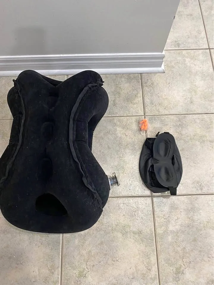 Travel Comfort Set – Pillow, Earplugs & Mask thumbnail