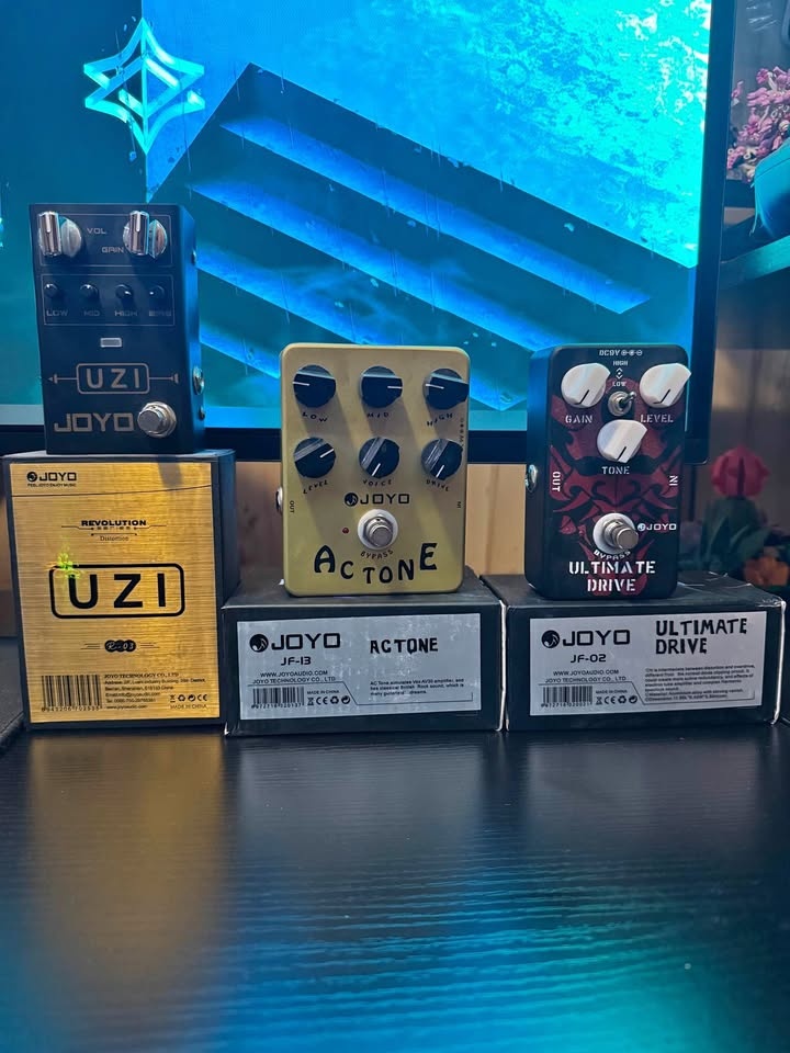 Bundle of three guitar pedals