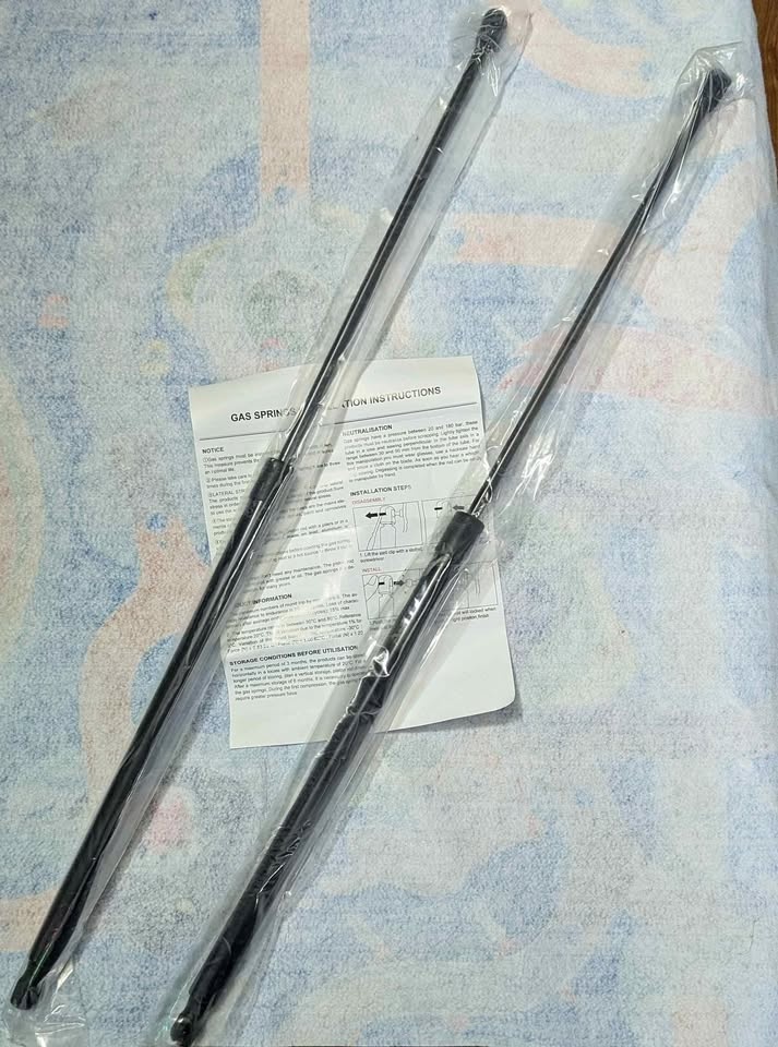Gas Spring (17" compressed 31" fully extended)