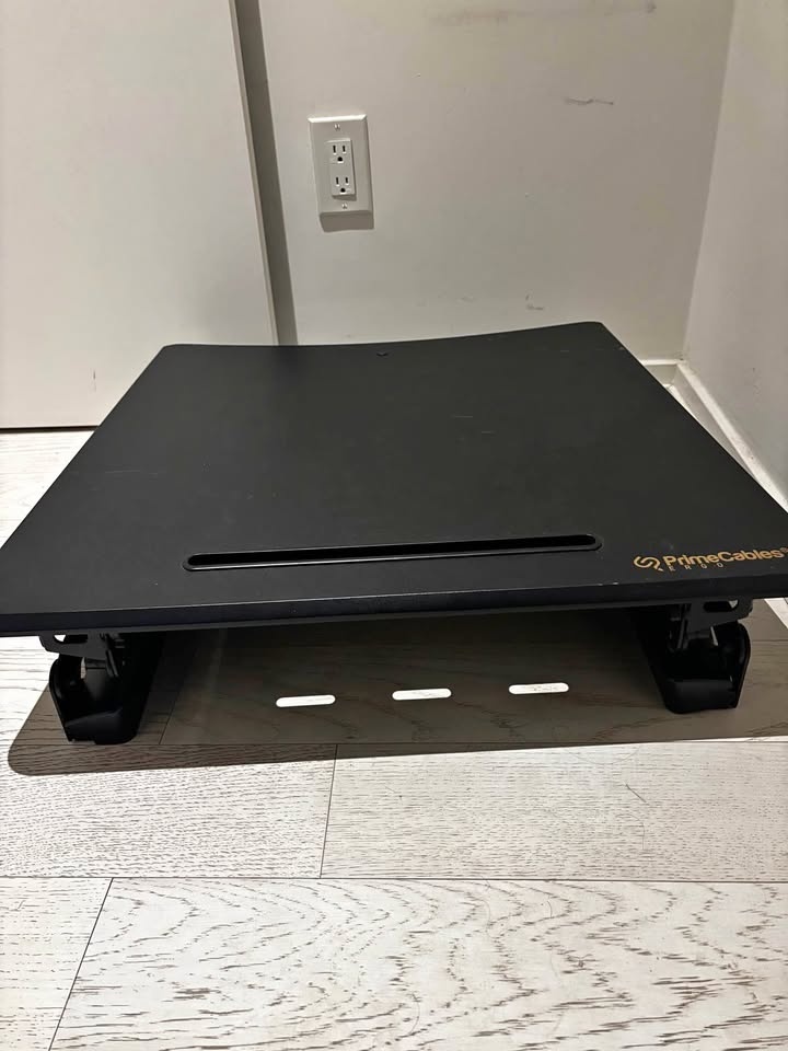 Desk top standing desk/ compact table