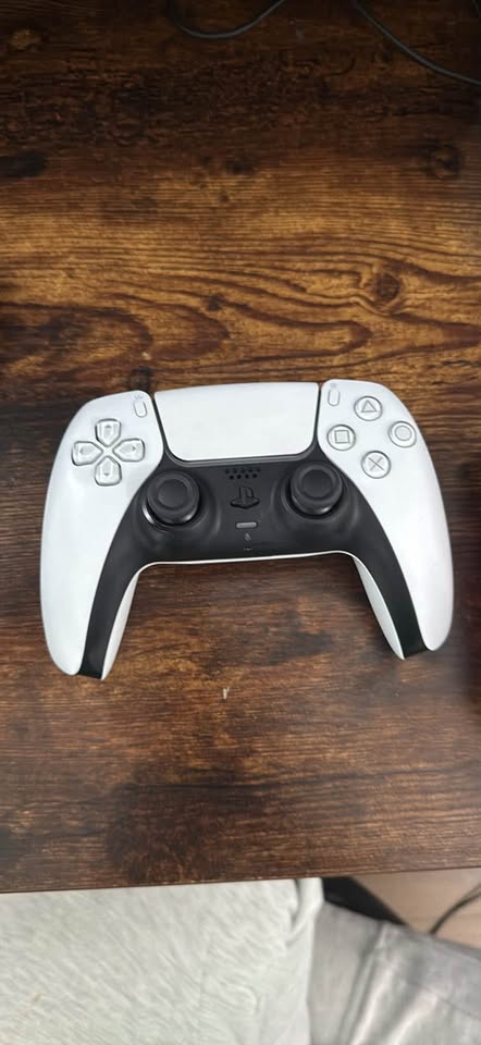 PS5 Bundle – Rare Pink Nova Controller + Headphones – $550 - photo 4