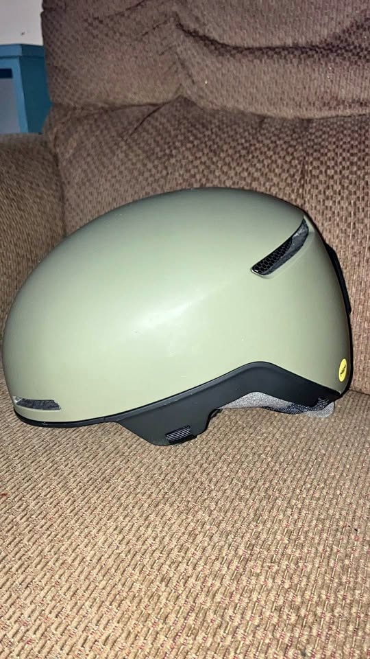 🏂 Snowboarding Helmet + Boots (Best Offers)