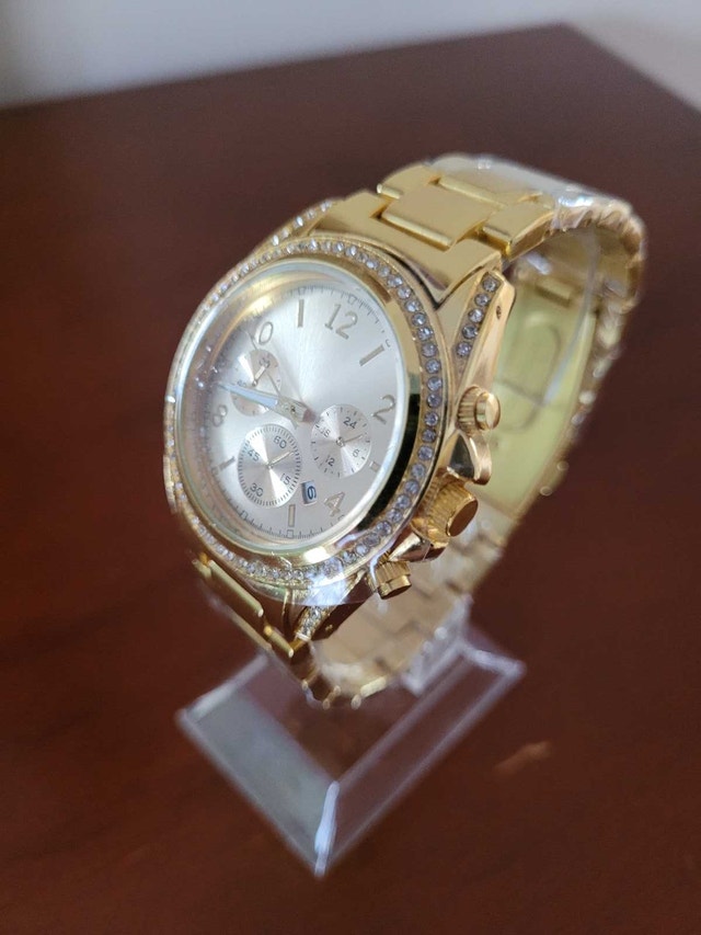 Brand New Women's Gold Fashion Watch with Diamond Bezel - photo 3